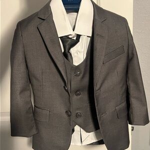 Stylish Gray Four-Piece Suit for Kids